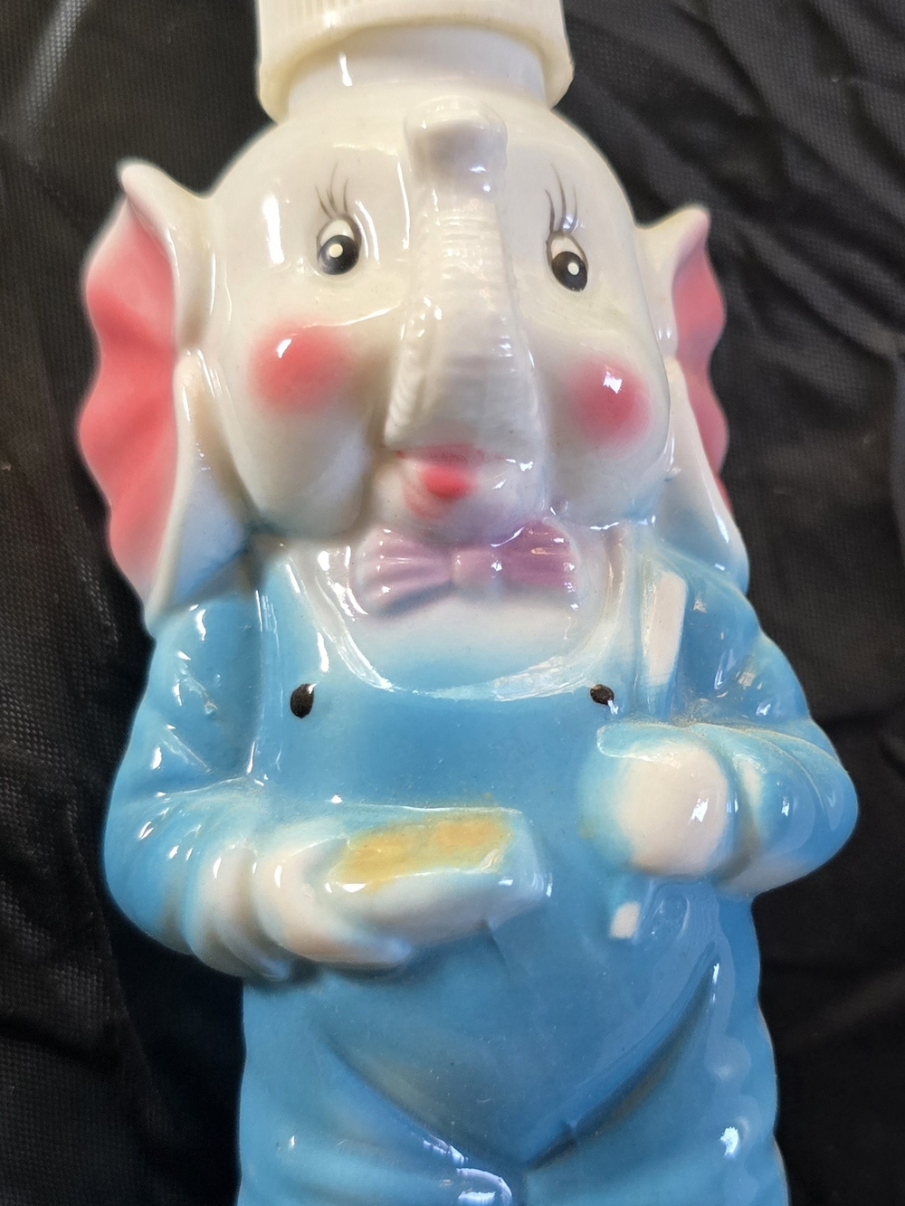 Ceramic Elephant Bathroom Accessory in Blue and Pink